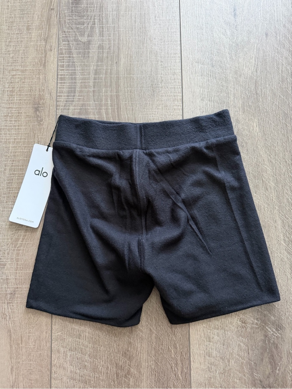 Alo Alolux High-Waist Me Time Short Small Black - Picture 7 of 9